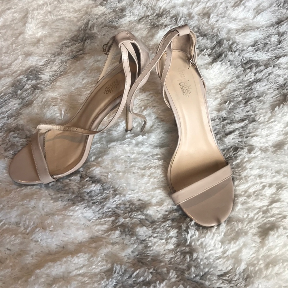 Heels nude size 7